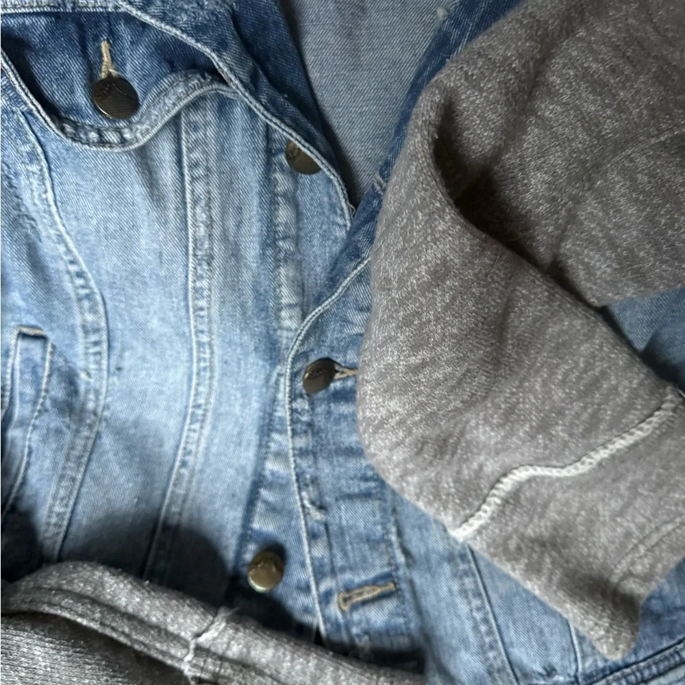 FREE PEOPLE Denim Jacket with Gray Knit Hooded Sleeves S - Picture 8 of 10